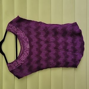 🌴 NICOLA TOP PURPLE STRIPED PUCKERED WITH LACE DETAIL ON NECKLINE SIZE LARGE